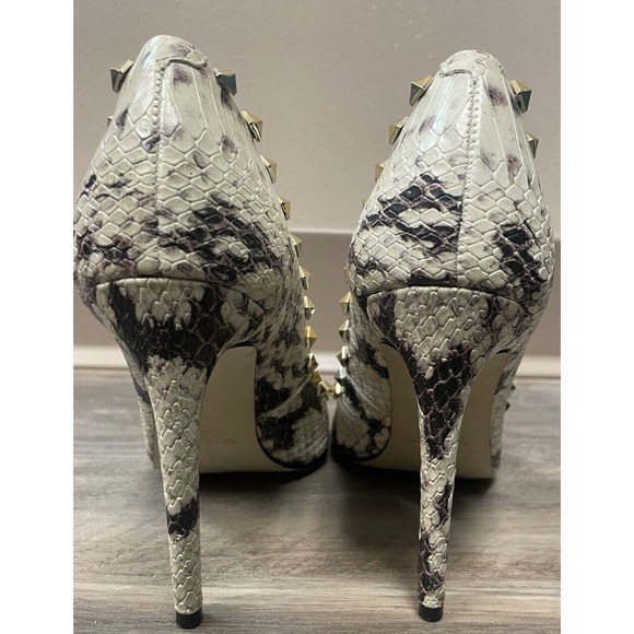 Steve Madden Proto Natural Snake and Gold‎ Studded Pumps Size 7.5 - Picture 9 of 10